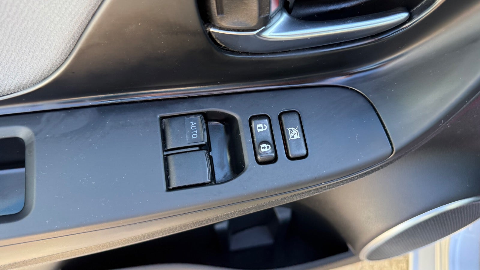Toyota Yaris Hybrid H1 e-CVT