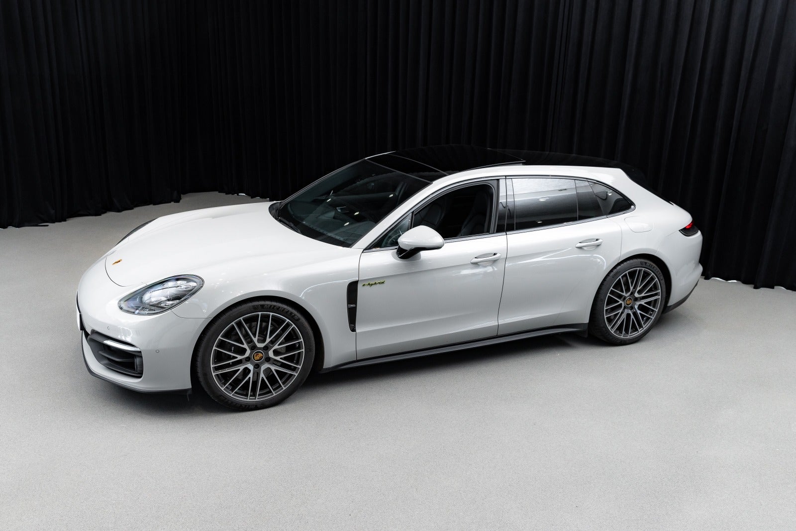 Gallery image 2 of 18