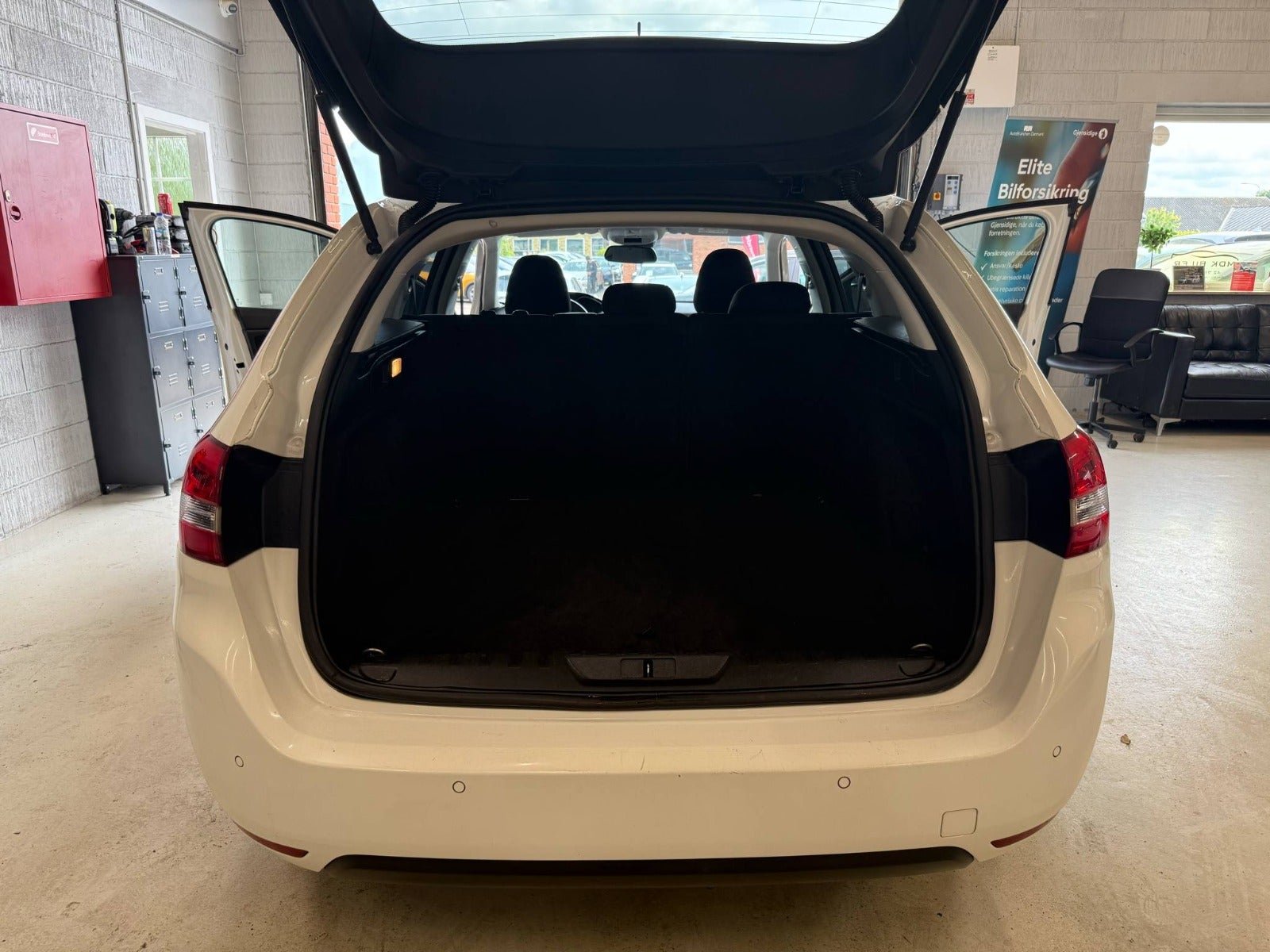Billede af Peugeot 308 1,6 BlueHDi 120 Active SW