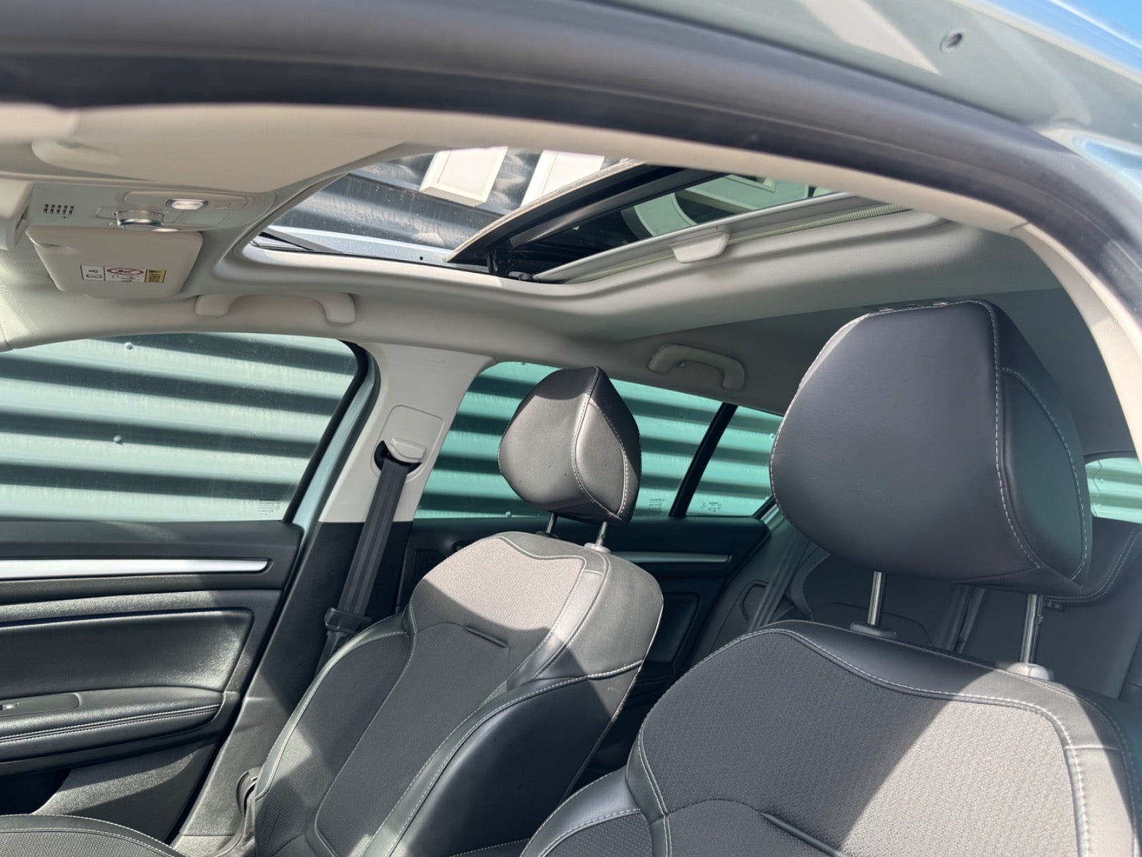 Billede af Renault Megane IV 1,6 E-Tech Intens Sport Tourer