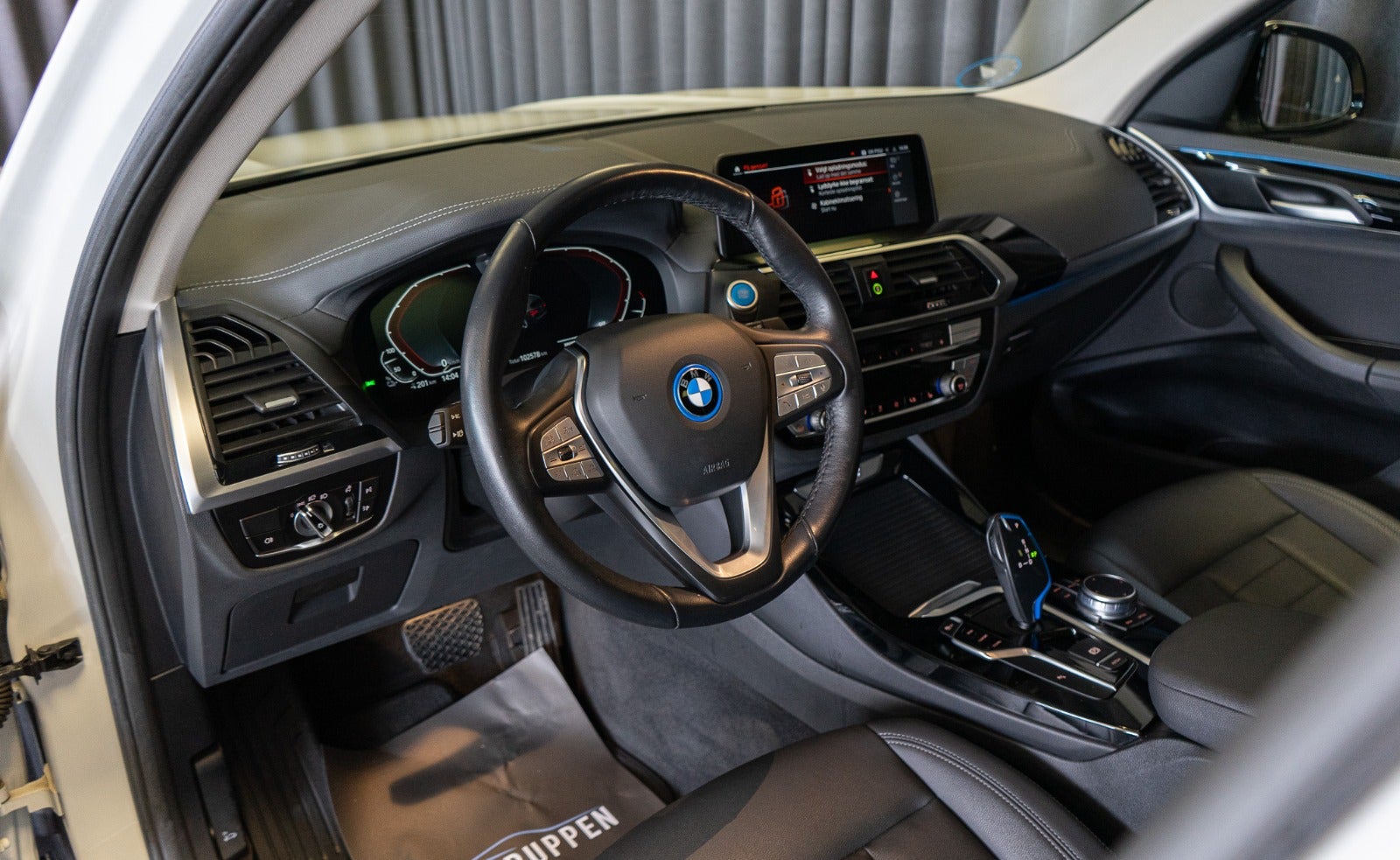 Billede af BMW iX3  Charged