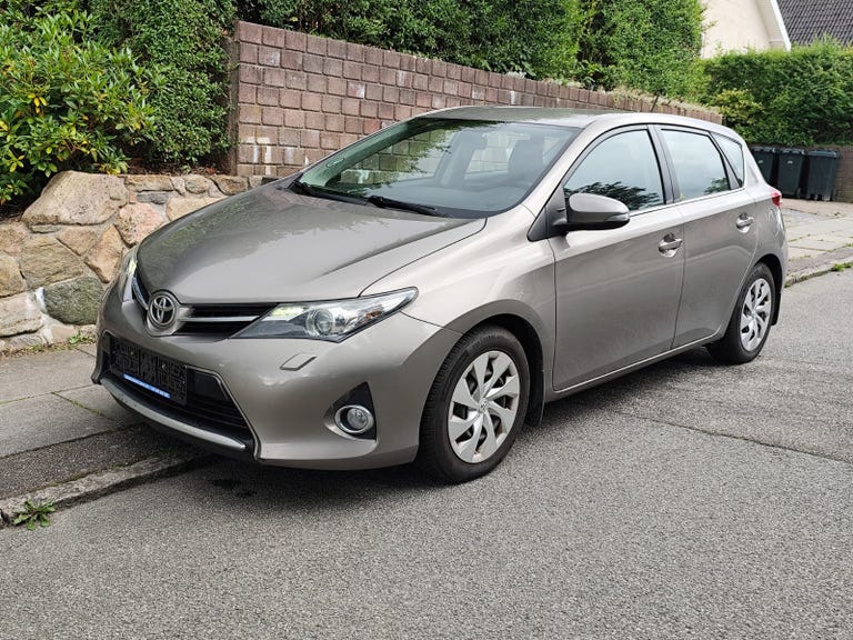 Toyota Auris T1