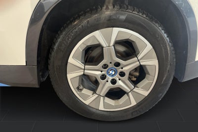 BMW iX1 xDrive30 X-Line