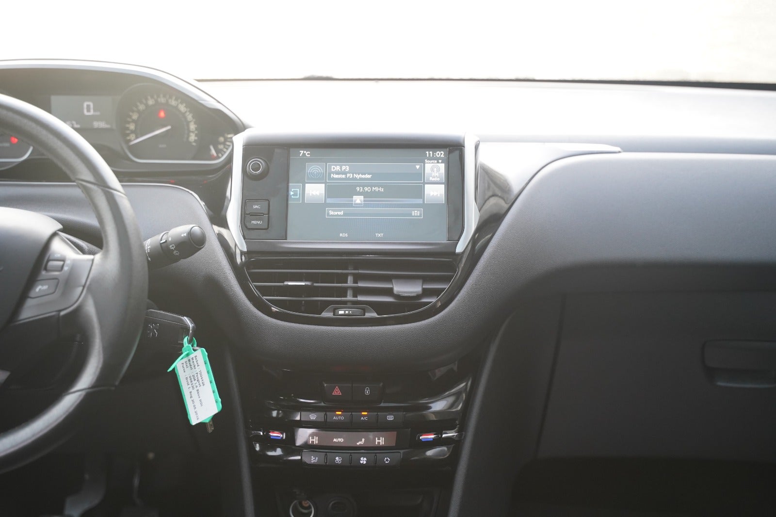 Billede af Peugeot 208 1,6 BlueHDi 100 Envy Sky