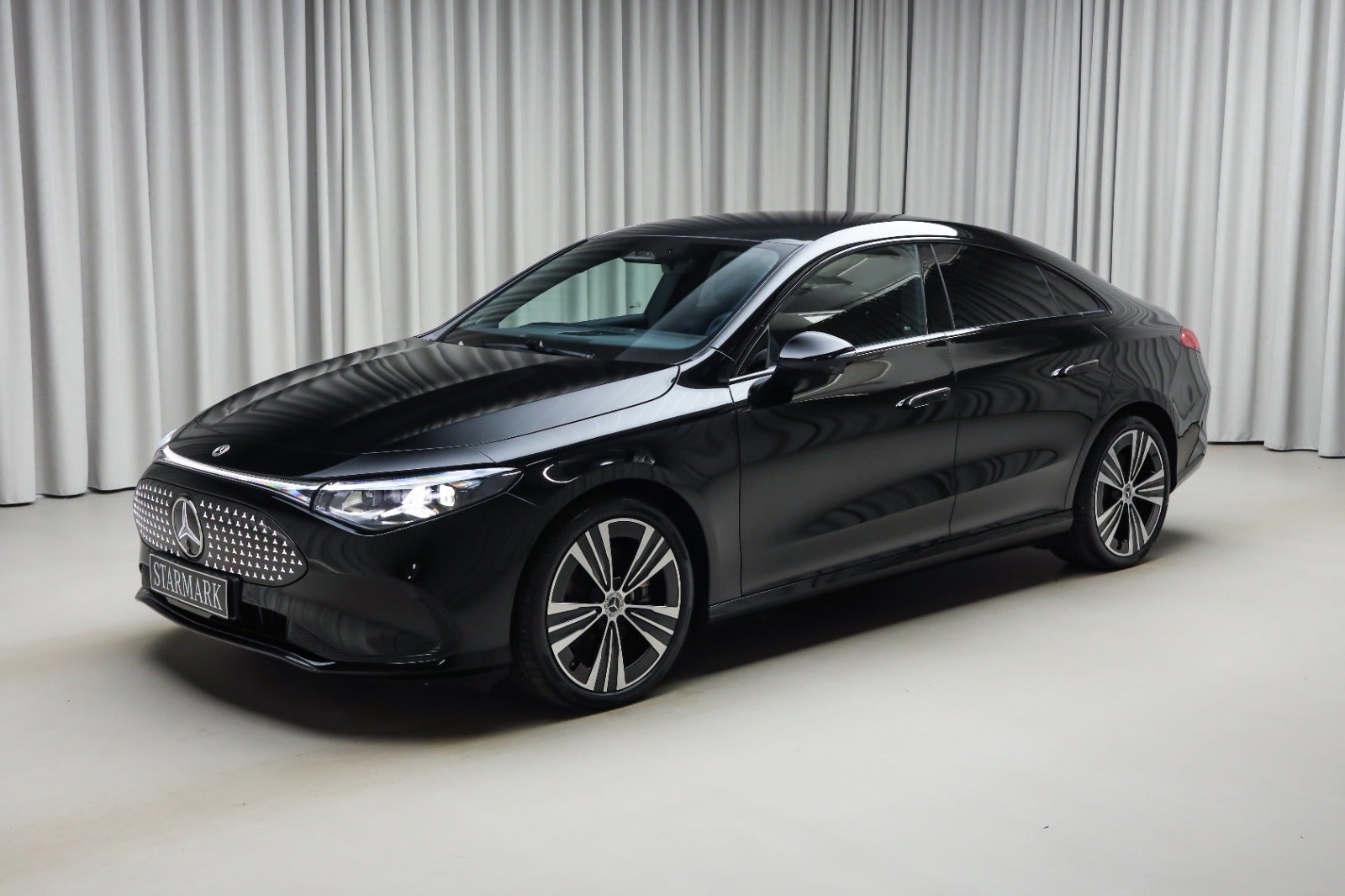 Mercedes-Benz CLA 250+ (1/8)