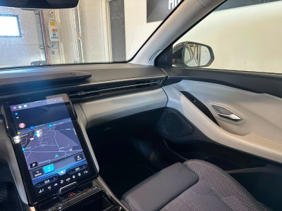 Ford Explorer Select Extended Range
