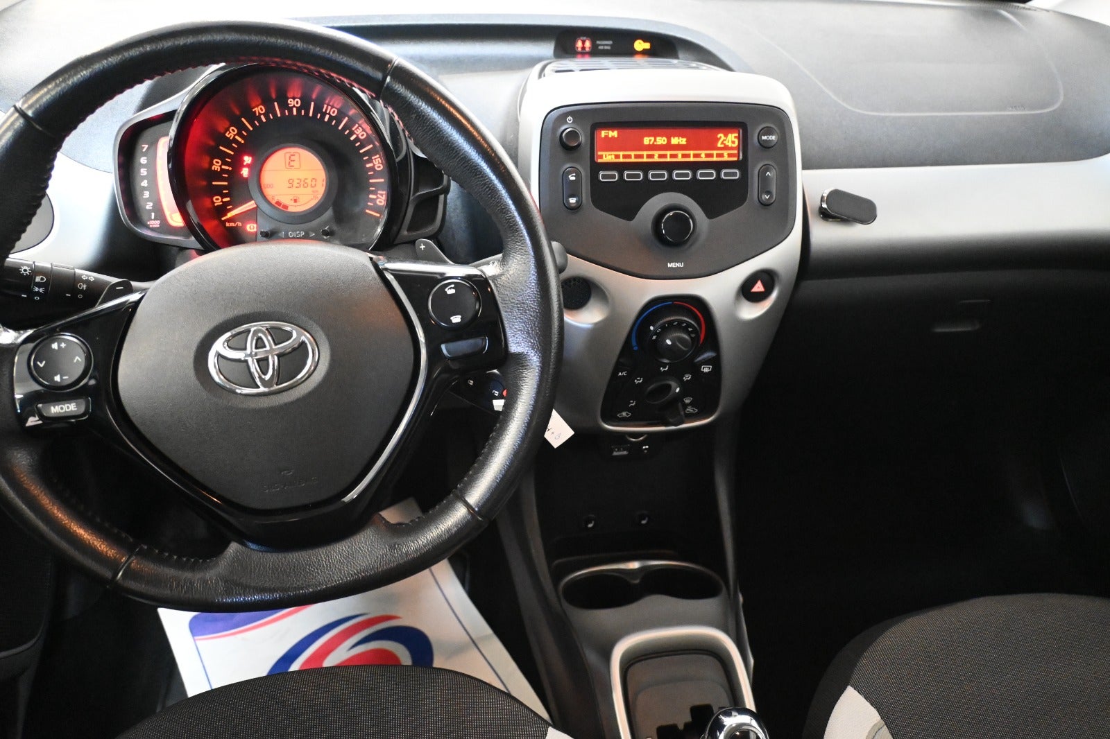 Toyota Aygo VVT-i x-plore x-shift