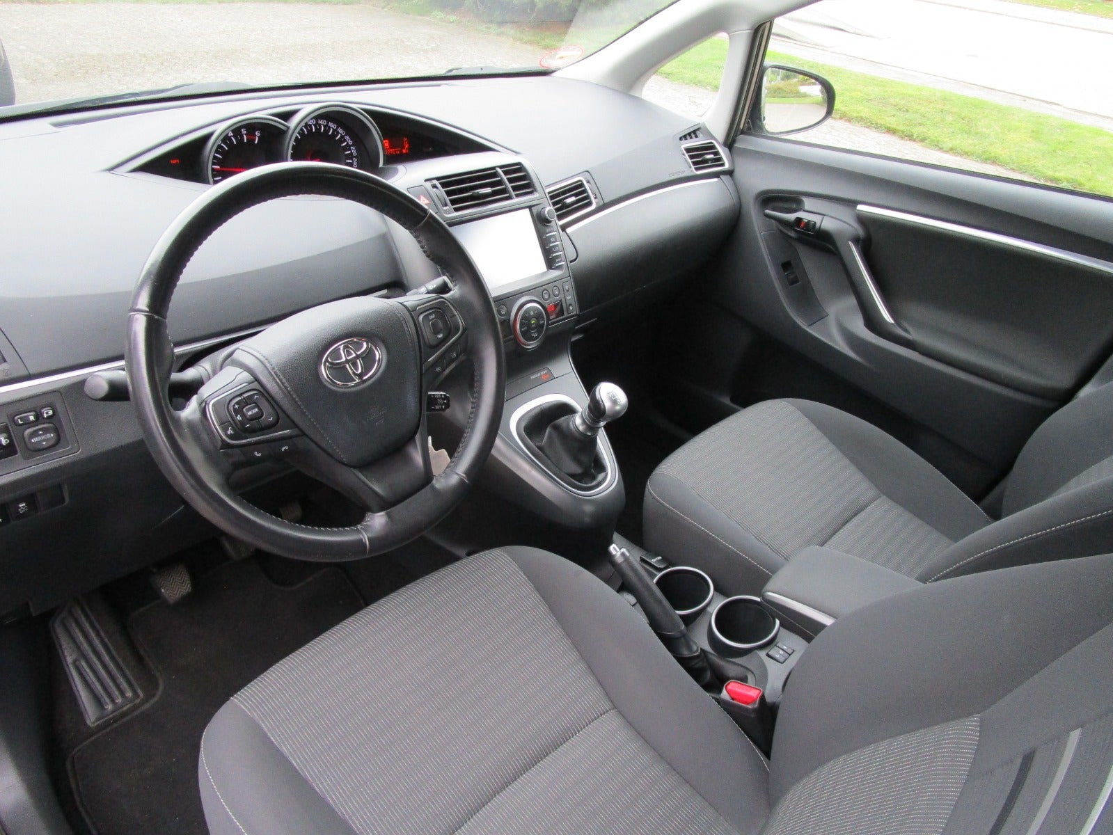 Toyota Sportsvan, Billede 6