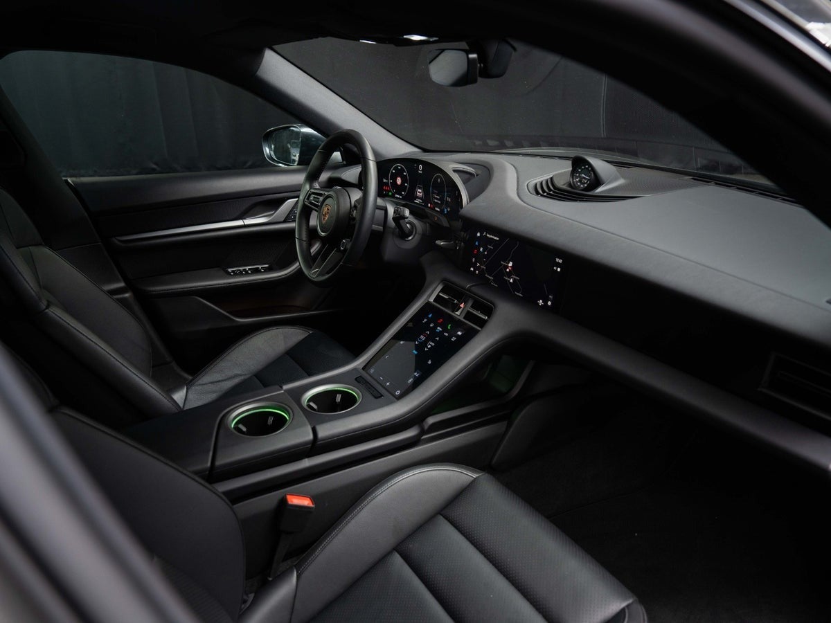 Gallery image 15 of 18