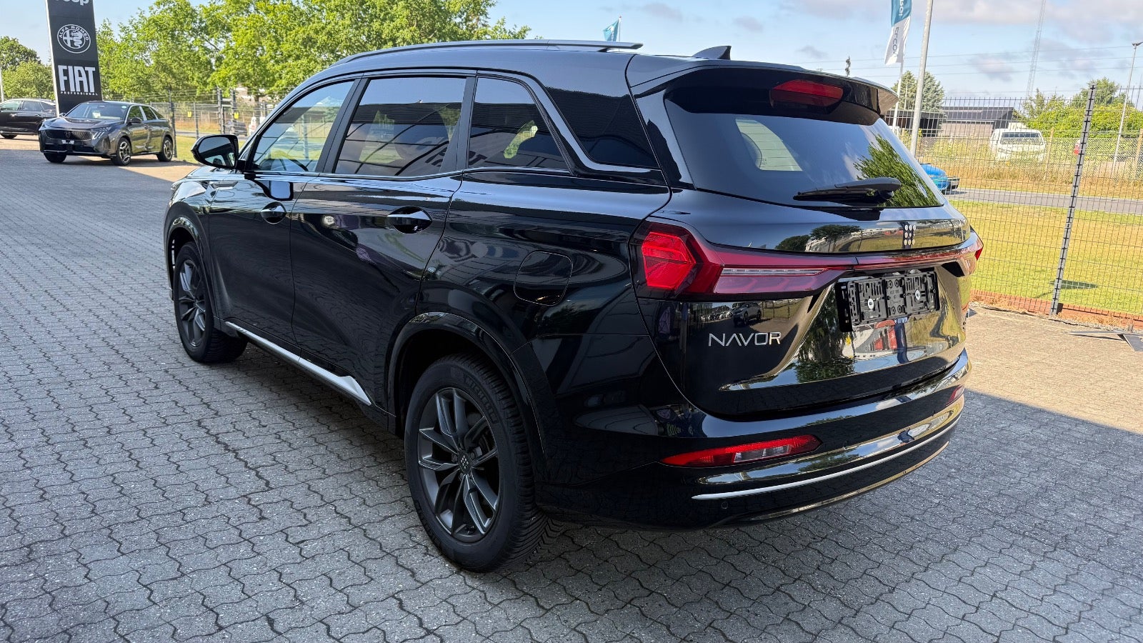 Navor E5 PHEV Rock