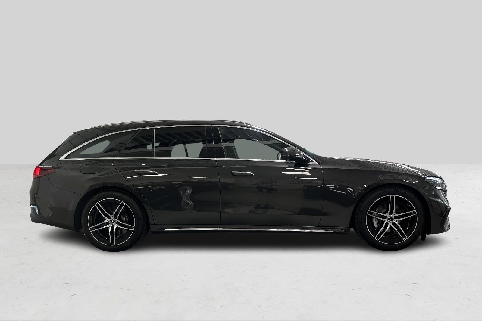 Mercedes-Benz E300 de 2,0 AMG Line stc. aut. 4Matic