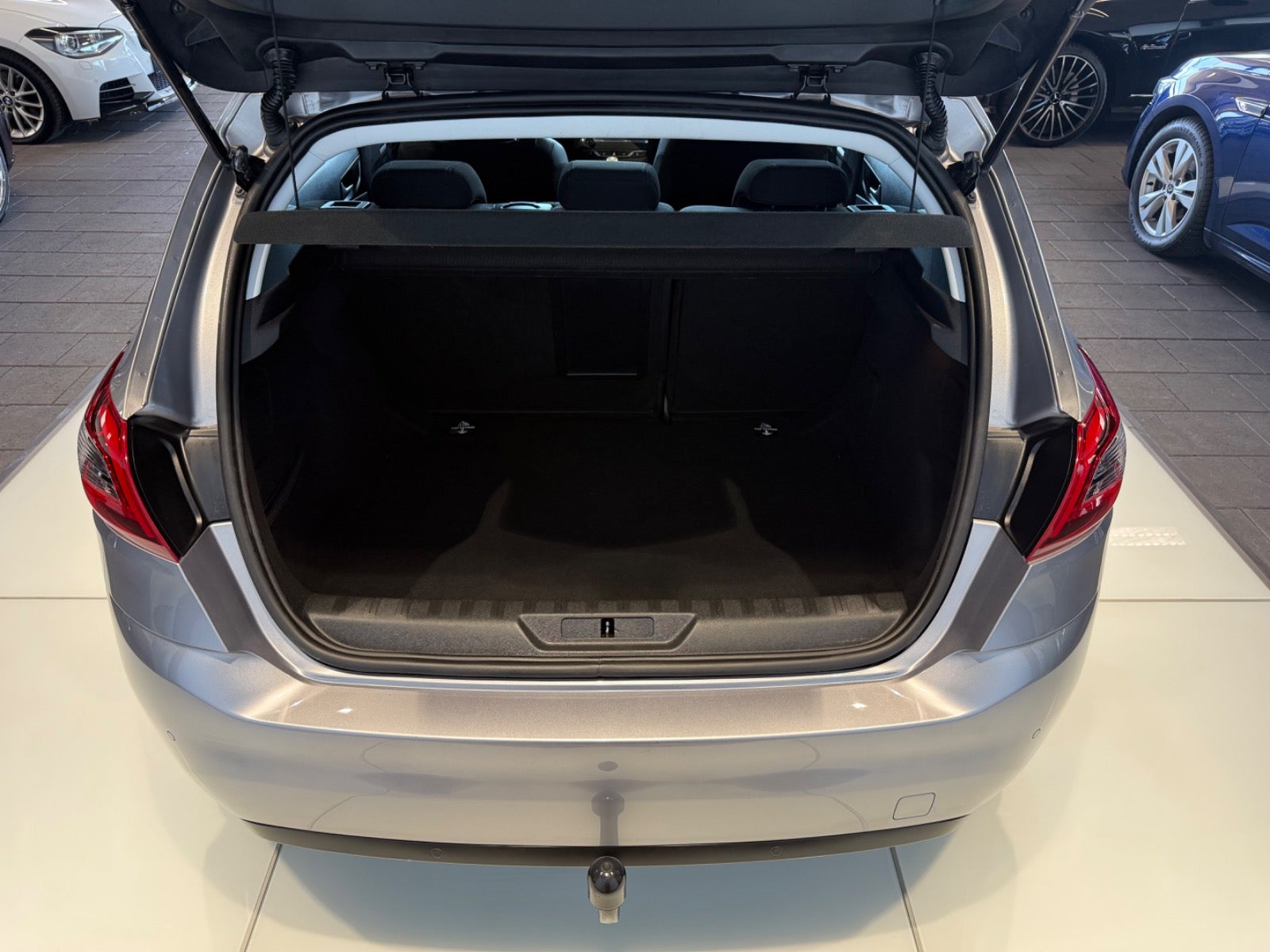Billede af Peugeot 308 1,6 BlueHDi 120 Allure Sky
