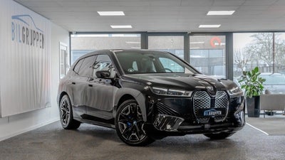 BMW iX  xDrive40 Sport El 4x4 4x4 aut. Automatgear modelår 2022 km 65387 Sortmetal nysynet klimaanlæ