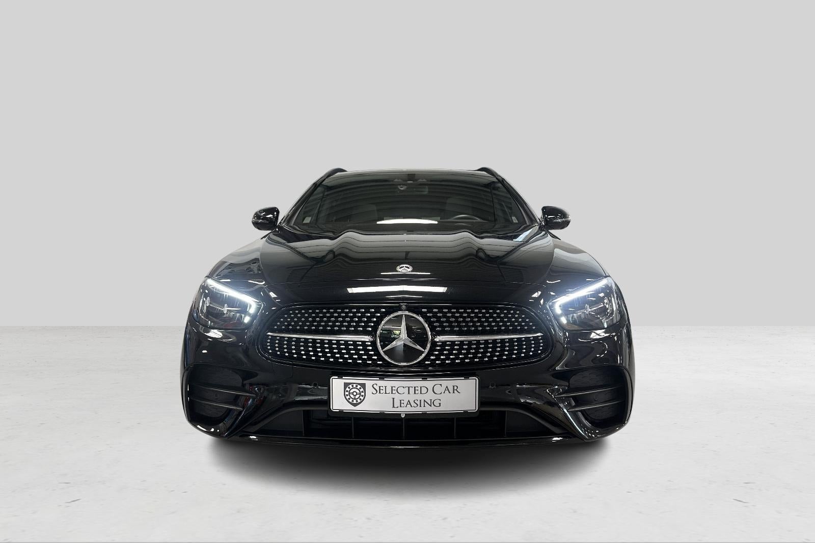 Mercedes-Benz E300 de 2,0 AMG Line stc. aut.