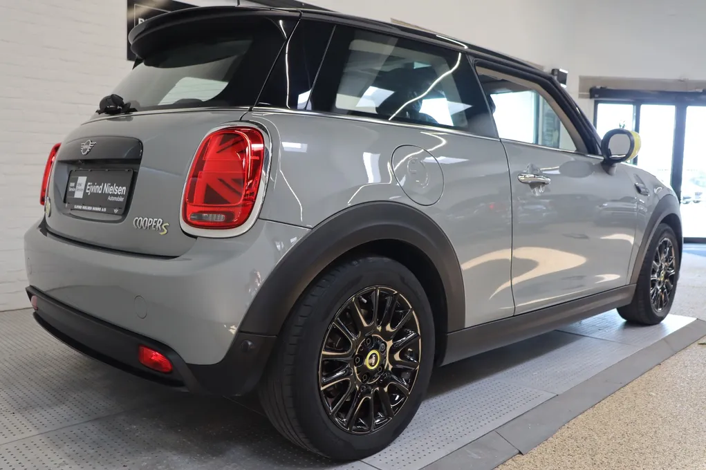 MINI Cooper SE Camden Edition