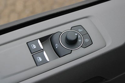 VW e-Caravelle Life SWB