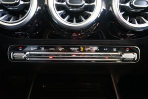 Mercedes EQA250+
