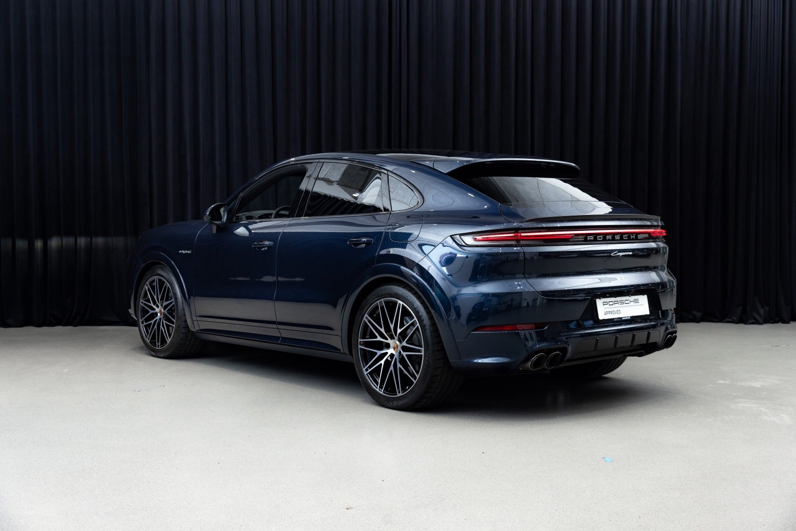 Gallery image 6 of 18