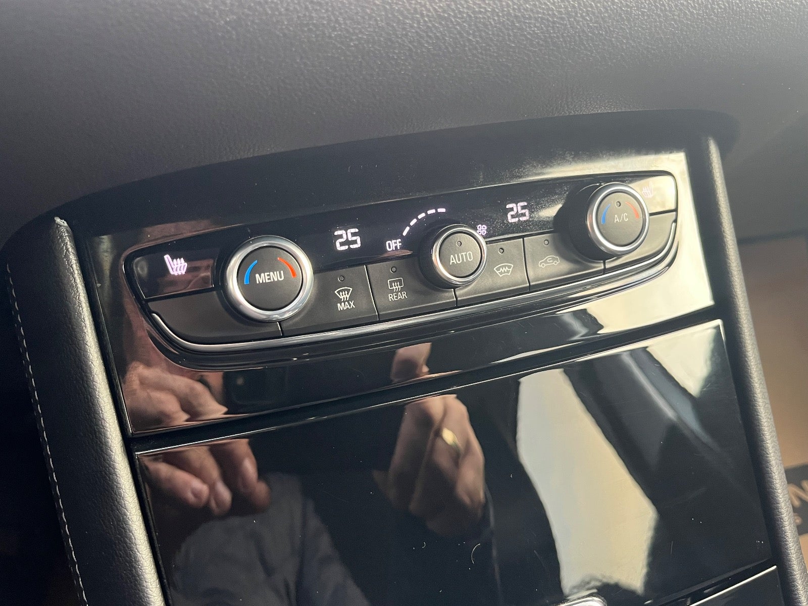 Billede af Opel Grandland X 1,6 Hybrid Ultimate aut.