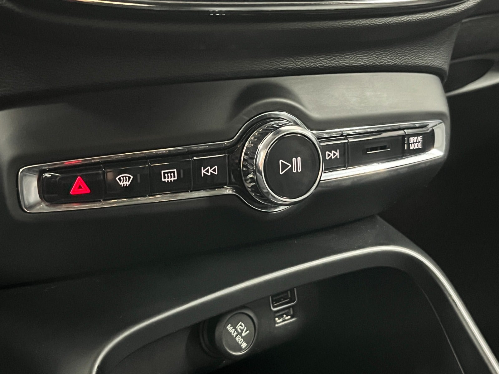 Billede af Volvo XC40 2,0 D3 150 Momentum aut.