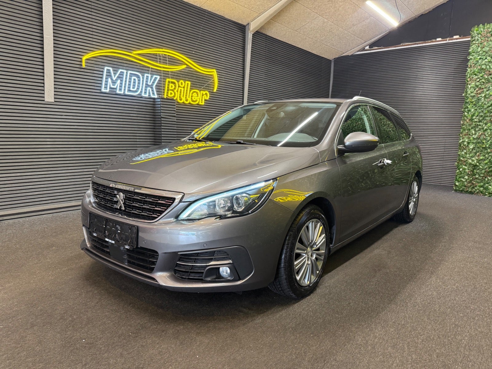 Billede af Peugeot 308 1,5 BlueHDi 130 Allure Sky SW