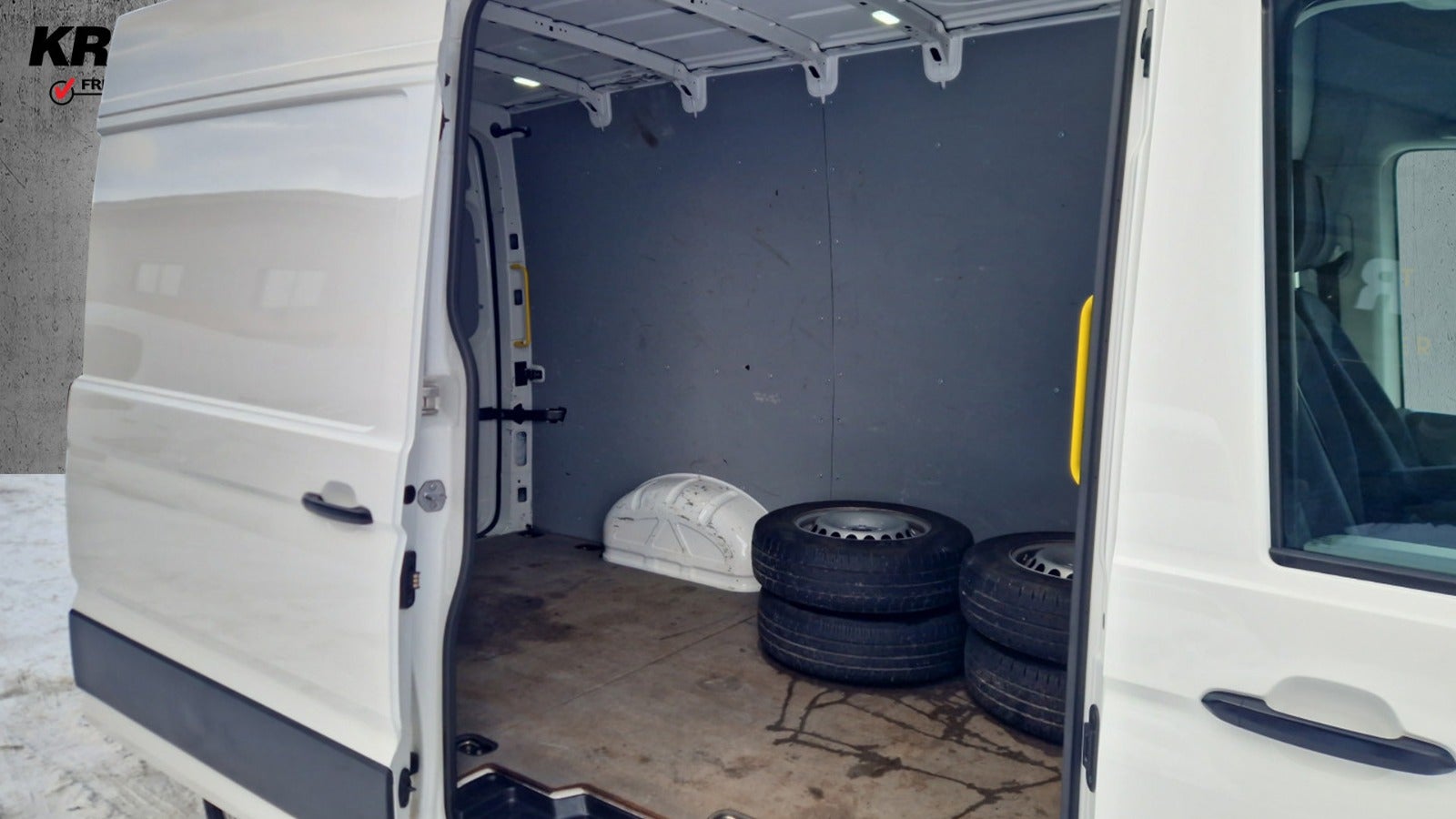 Billede af VW Crafter 35 2,0 TDi 177 Kassevogn L3H2 aut.