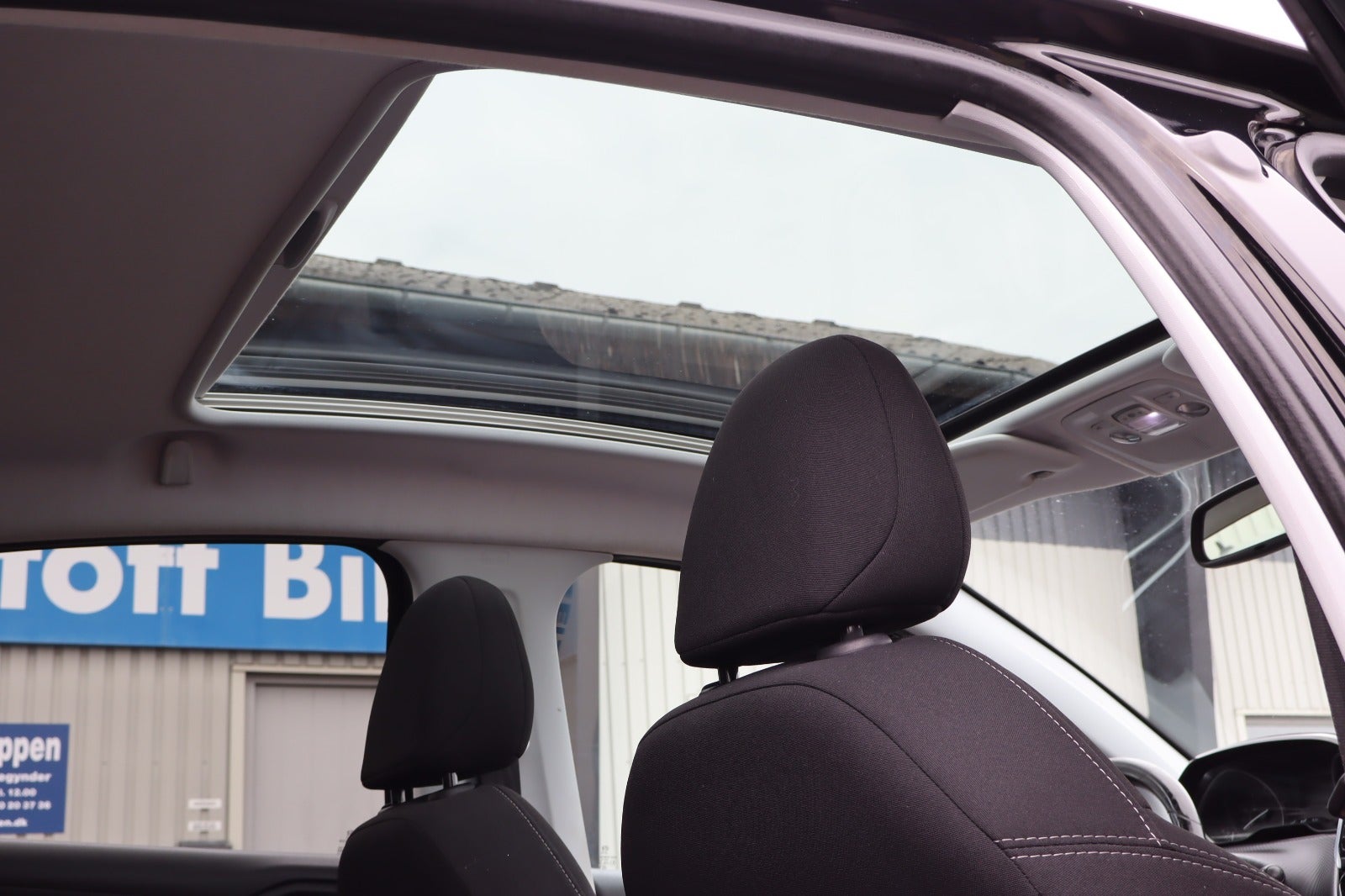Billede af Peugeot 208 1,5 BlueHDi 100 Allure Sky