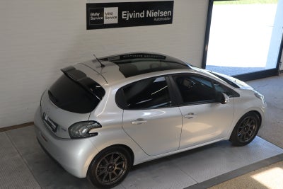 Peugeot 208 BlueHDi 100 Chili Sky+