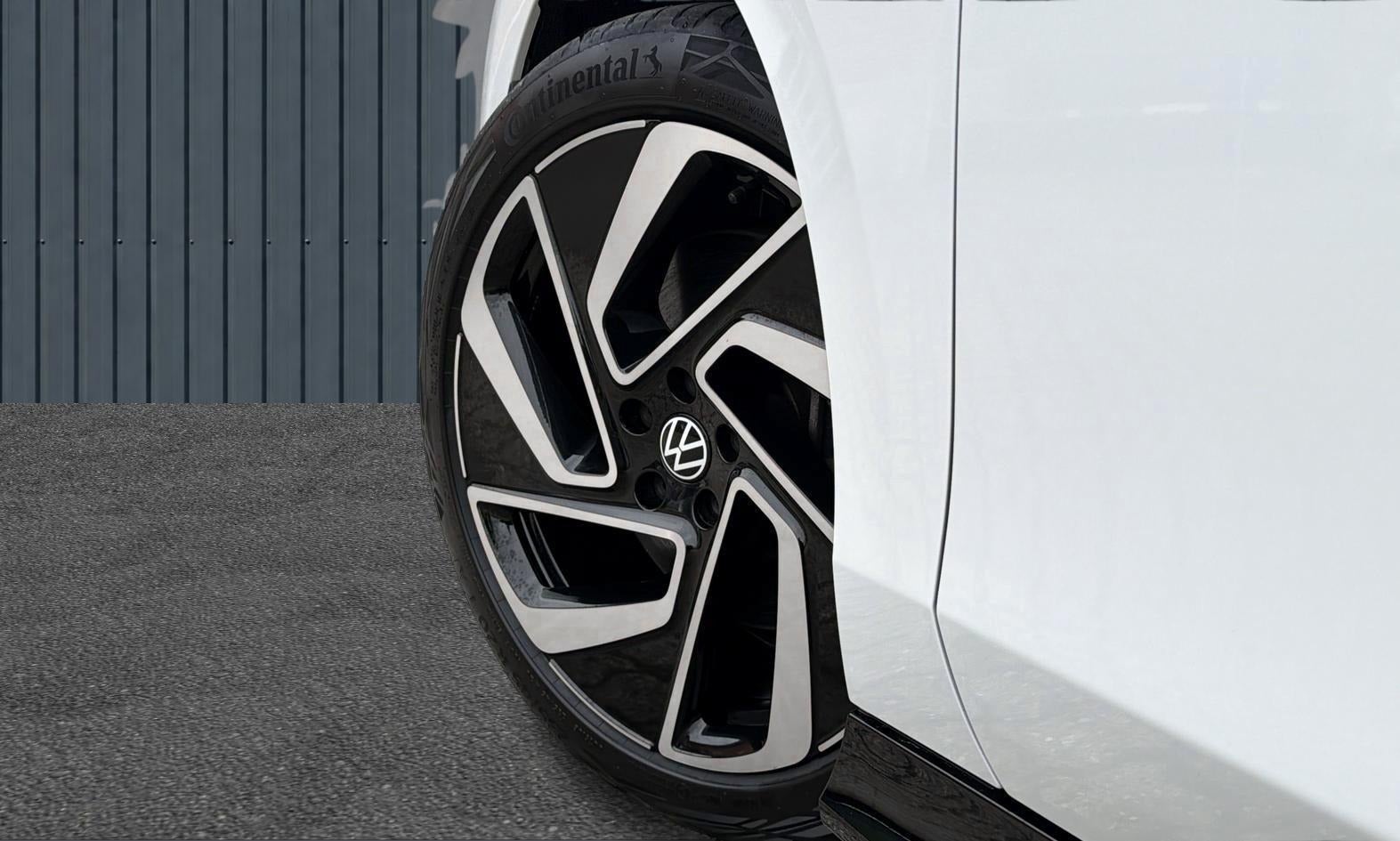 VW ID.7 Style Tourer thumbnail 3