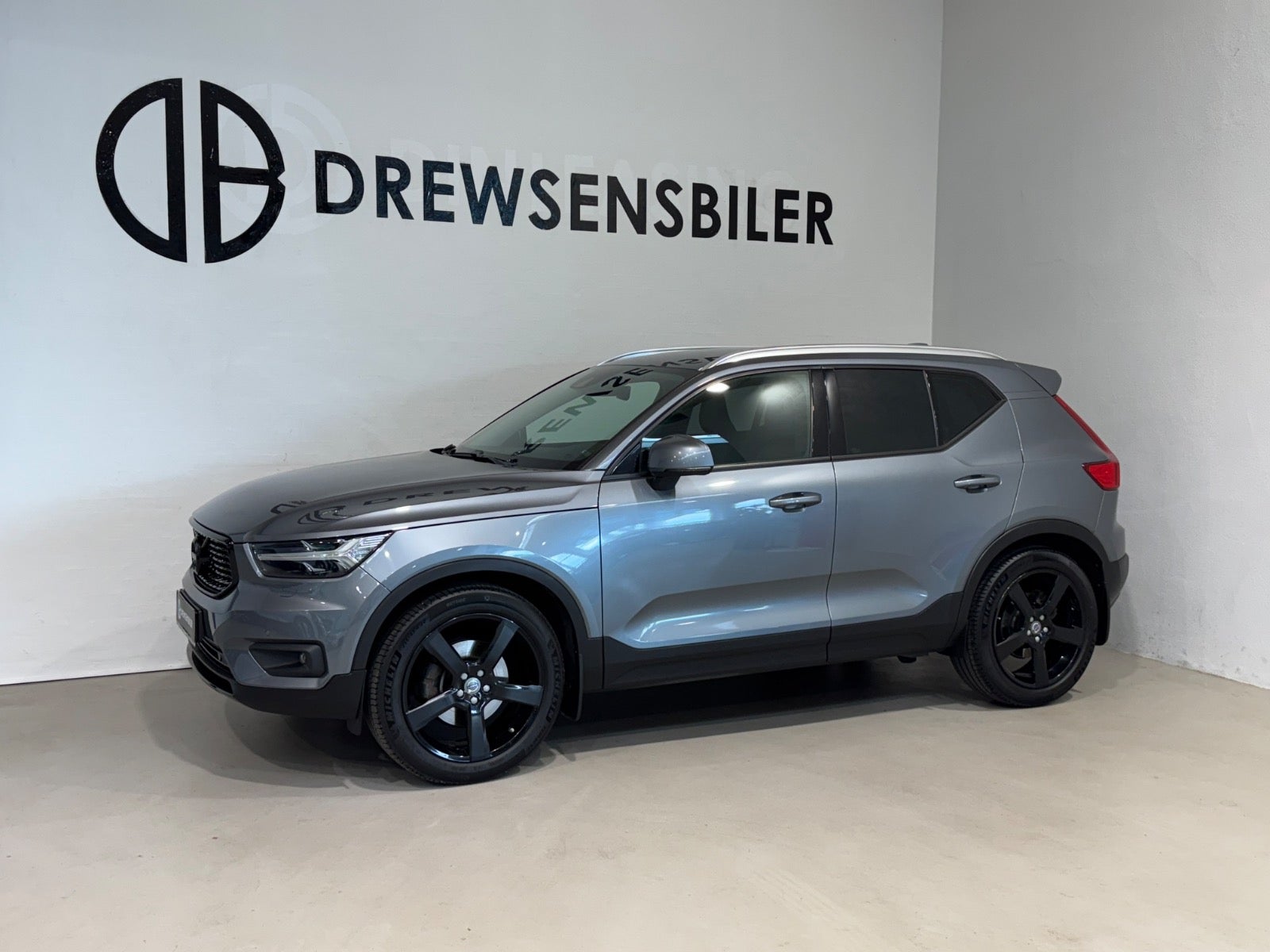 Volvo XC40 D4 190 Momentum aut. AWD A