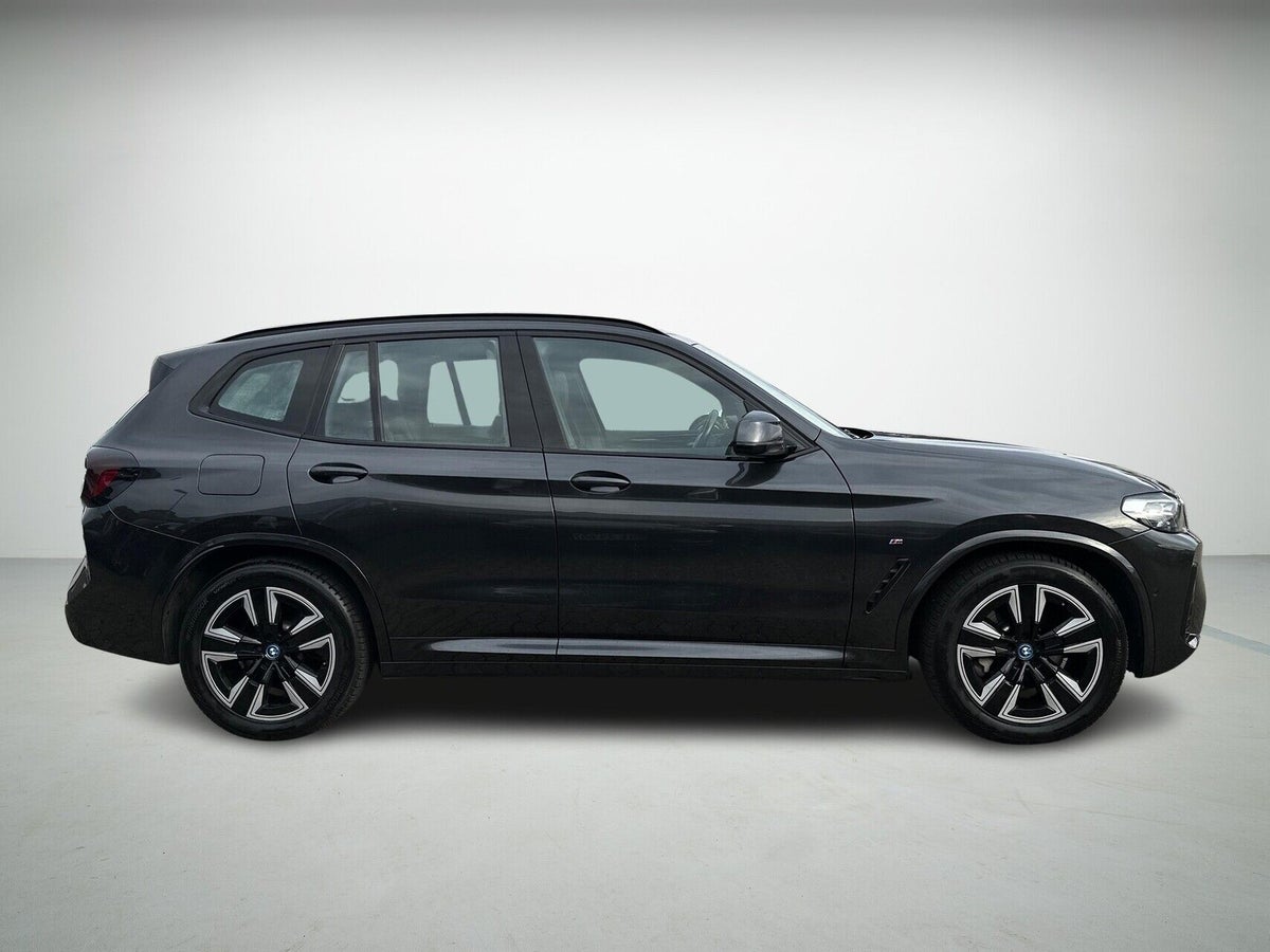 BMW iX3 Charged M-Sport billede 6