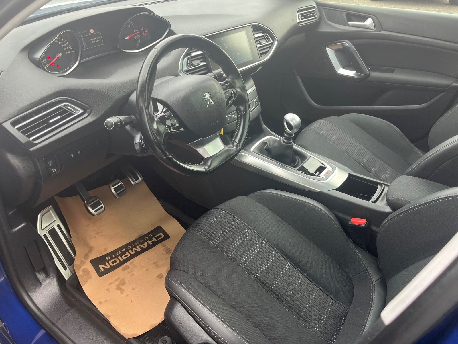Billede af Peugeot 308 1,6 BlueHDi 120 Allure Sky SW