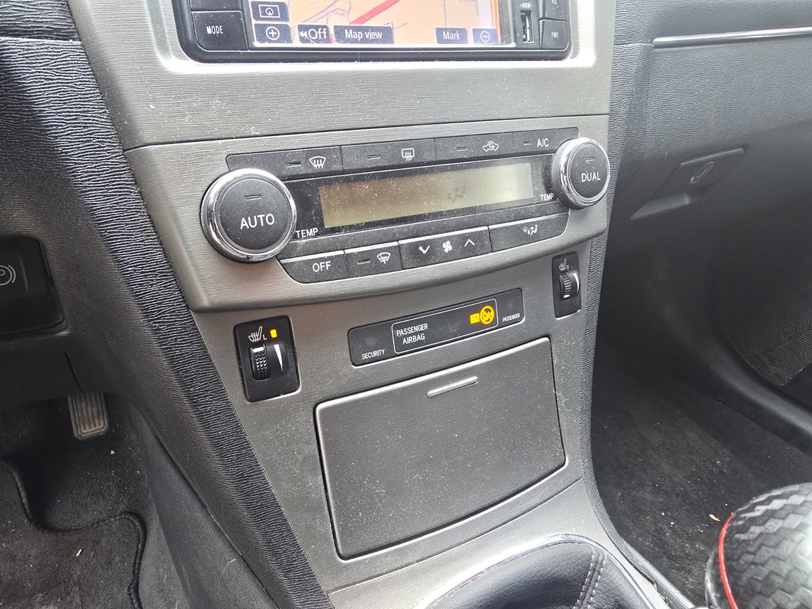 Billede af Toyota Avensis 1,8 VVT-i T1 stc.