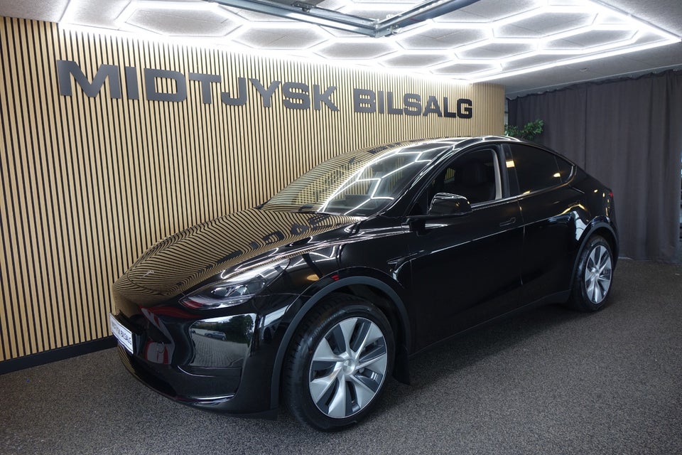 Tesla Model Y, Billede 2