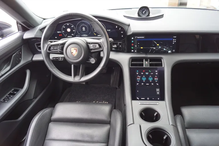 Porsche Taycan 4S Cross Turismo