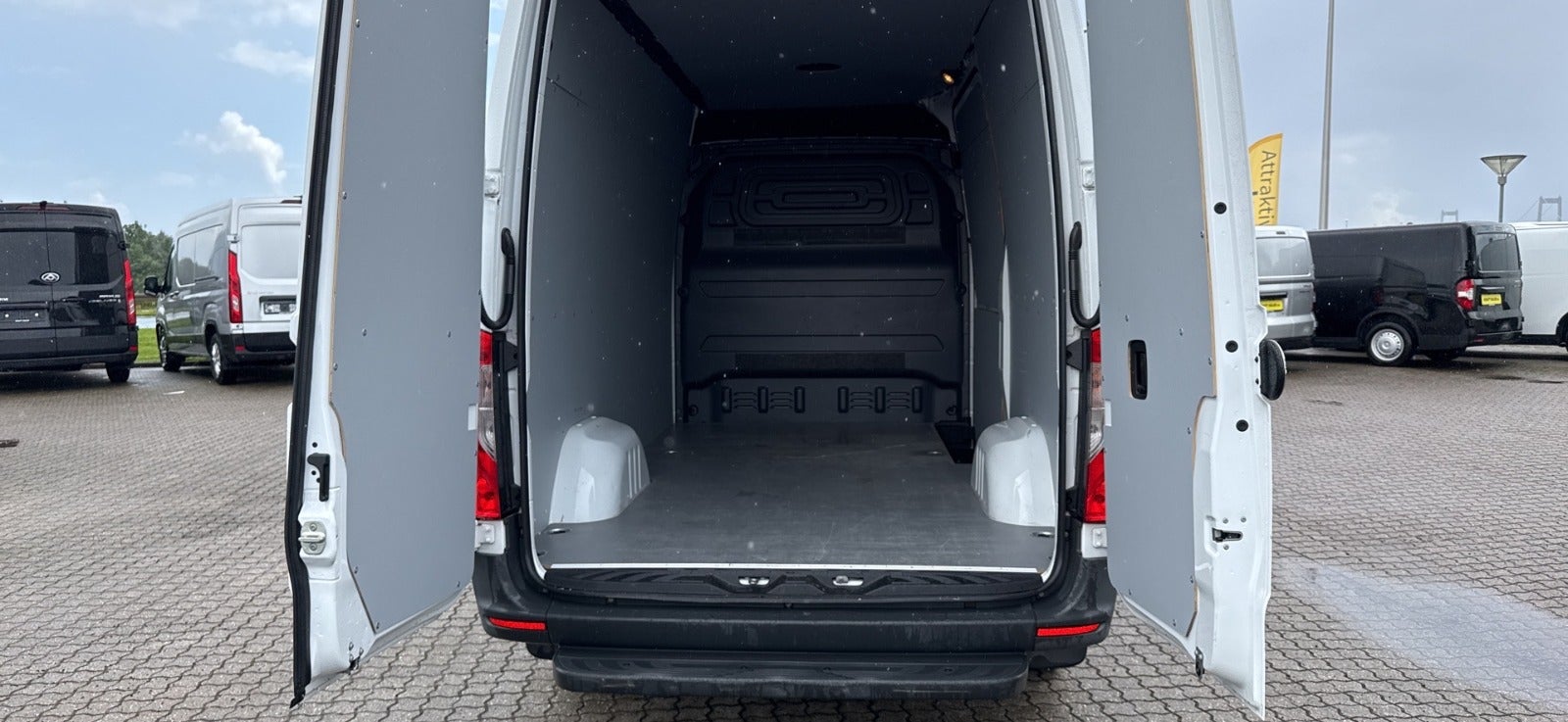 Billede af Mercedes Sprinter 316 2,2 CDi A2 Kassevogn aut. RWD