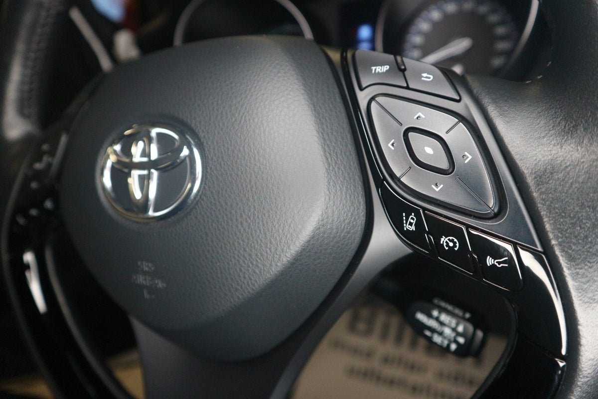 Toyota C-HR Hybrid C-LUB Smart CVT