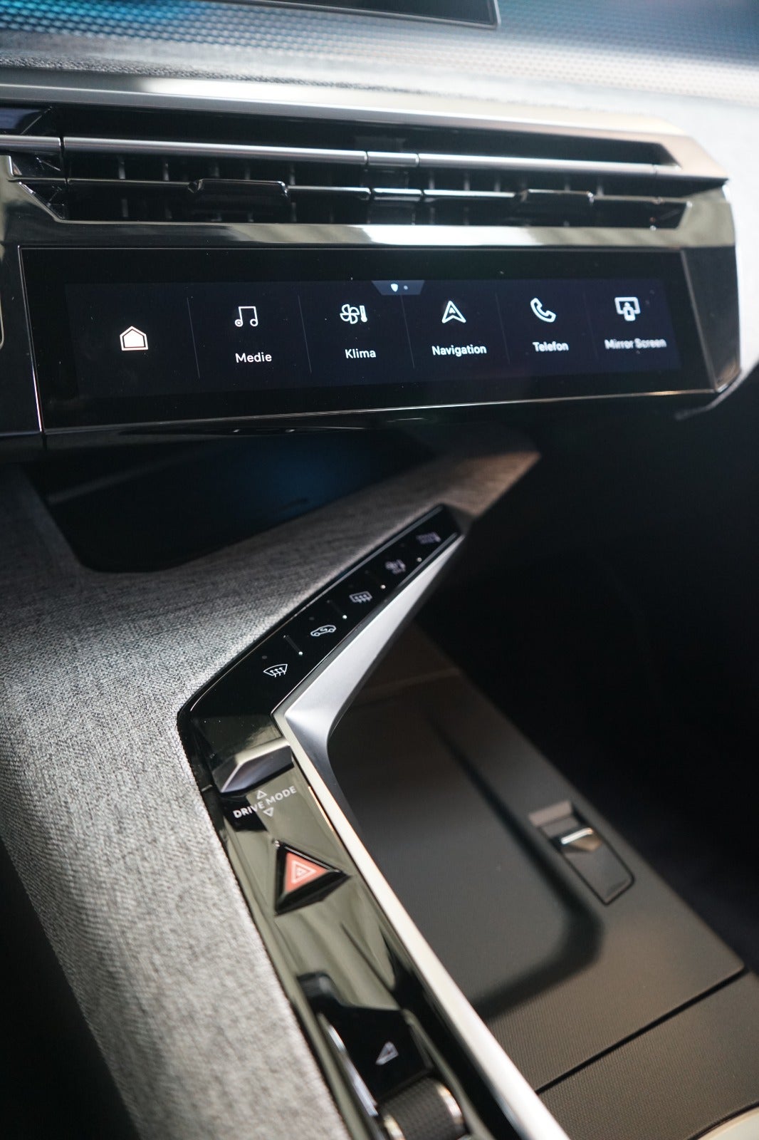 Peugeot e-3008