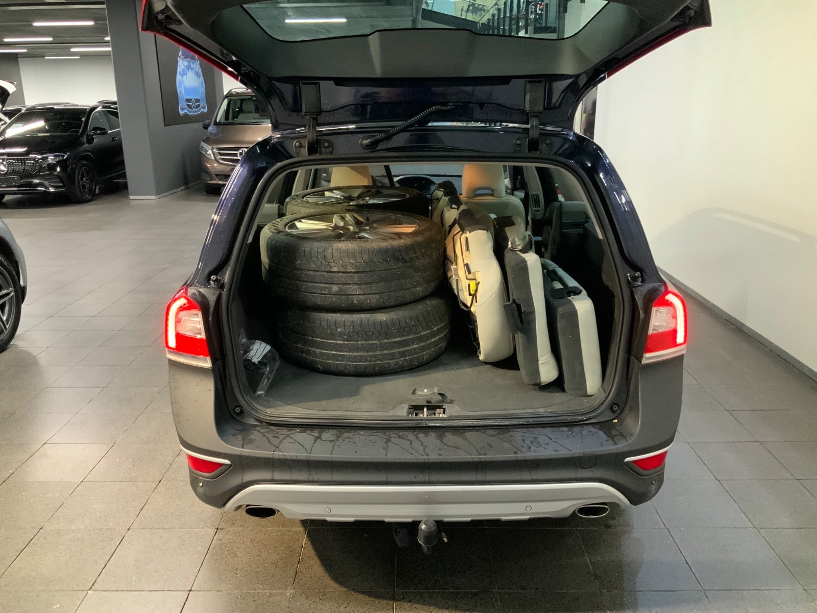 Volvo XC70 (5/8)