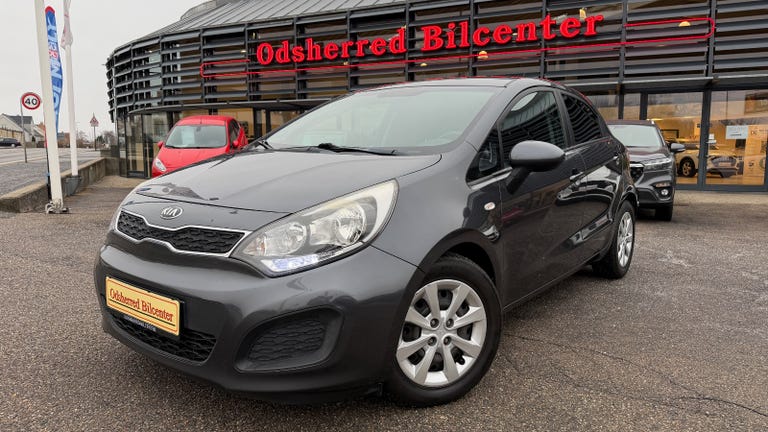 Kia Rio CVVT Limited