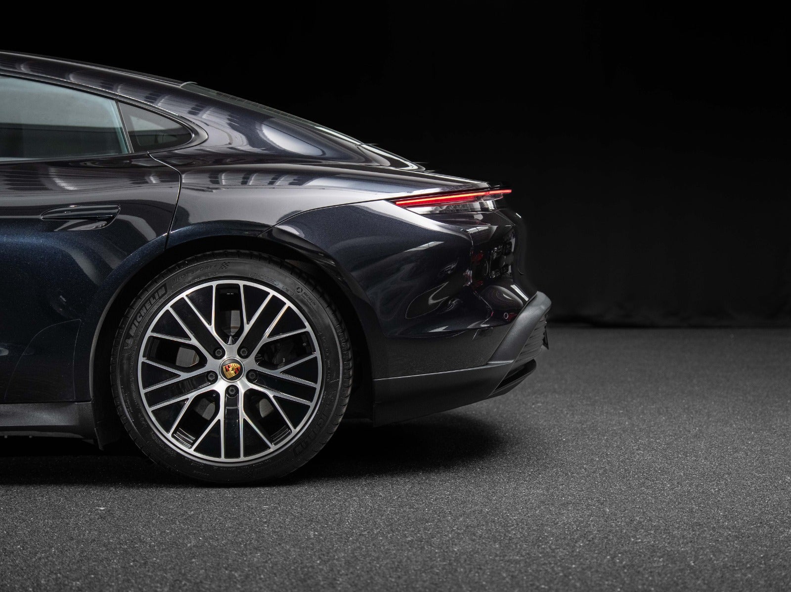 Gallery image 4 of 17