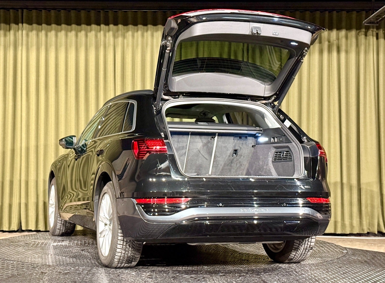 Billede af Audi Q8 e-tron 55 Advanced quattro