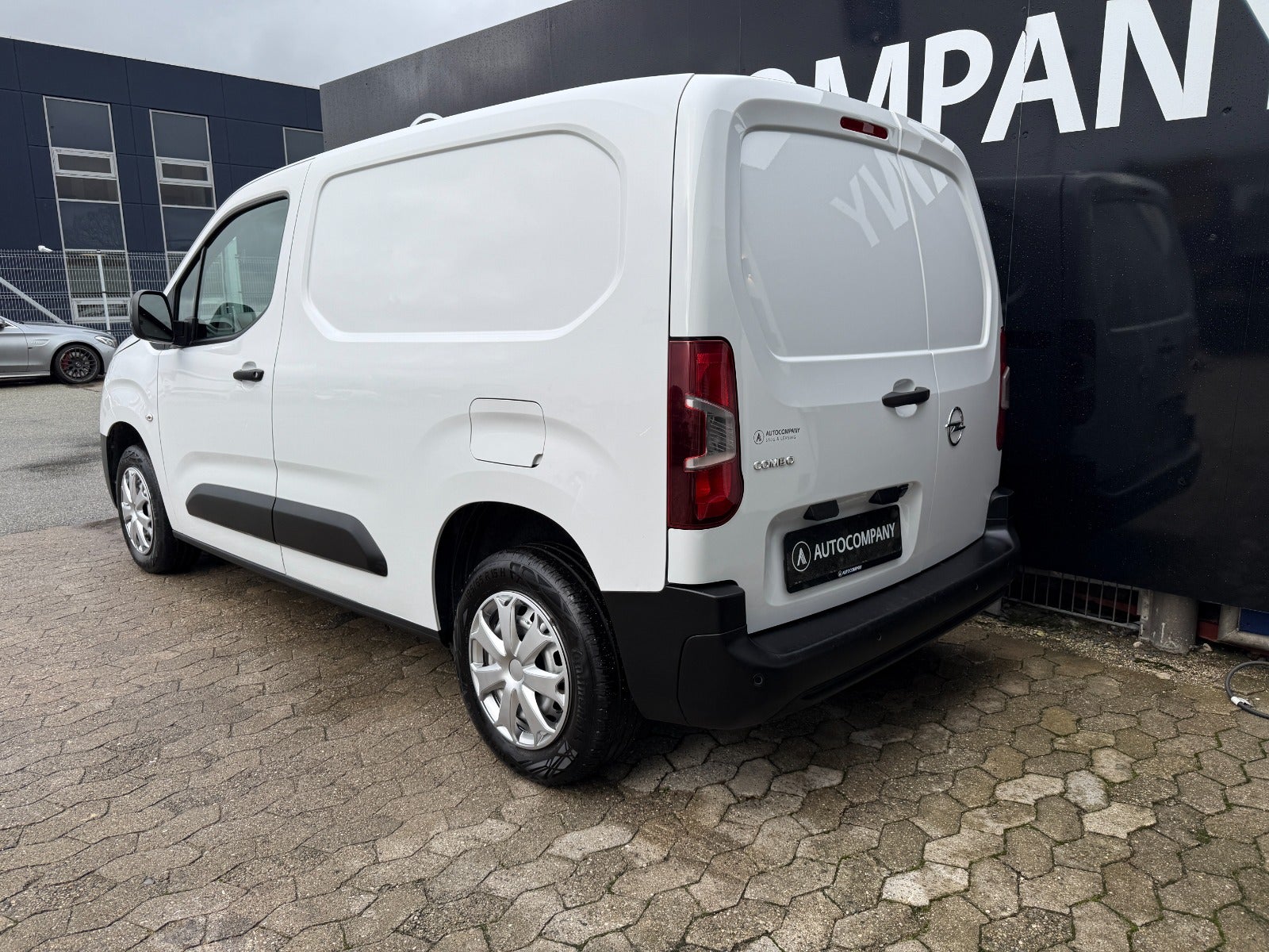 Opel Combo D 102 Enjoy L1V1