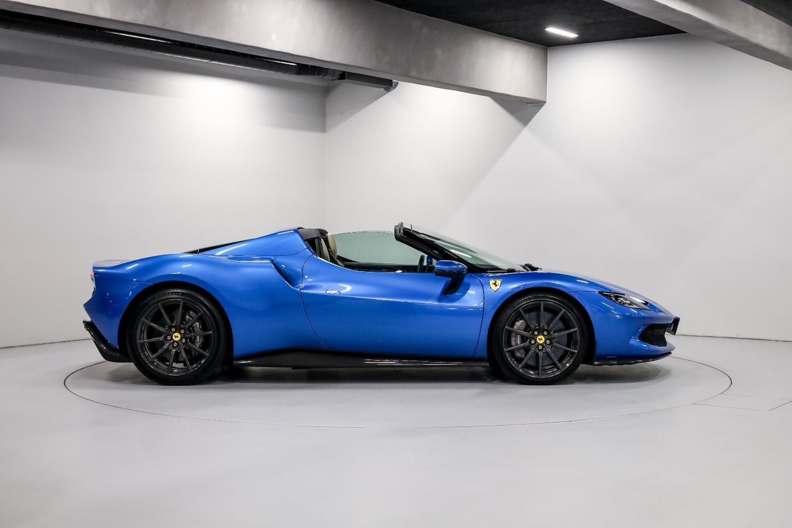 Ferrari 296 GTS 2,9 DCT