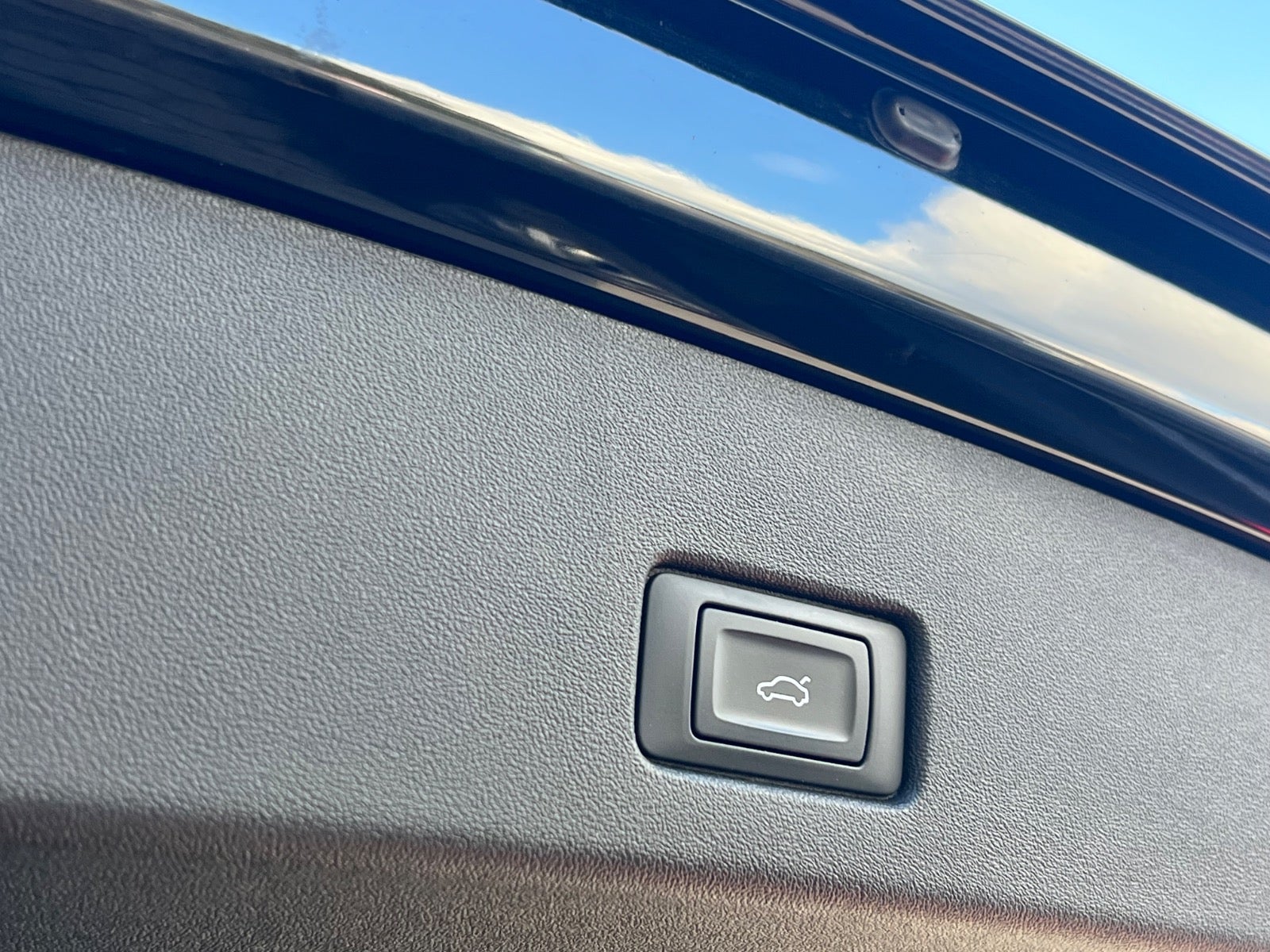 Audi Q4 e-tron Attitude