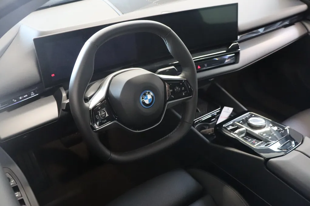 BMW i5 eDrive40 Sport Line
