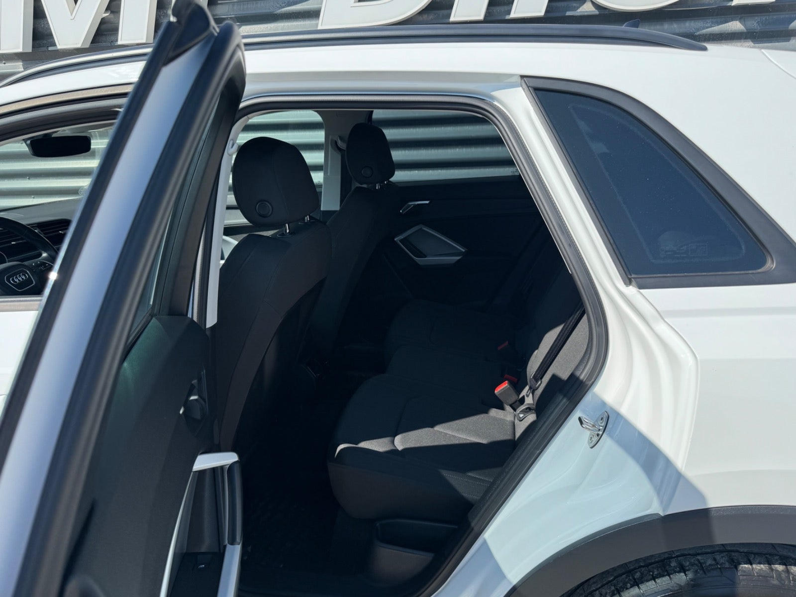 Billede af Audi Q3 45 TFSi e Attitude plus S-tr.