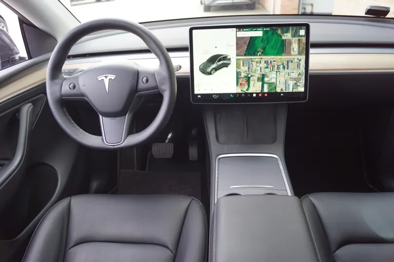 Tesla Model Y Long Range AWD