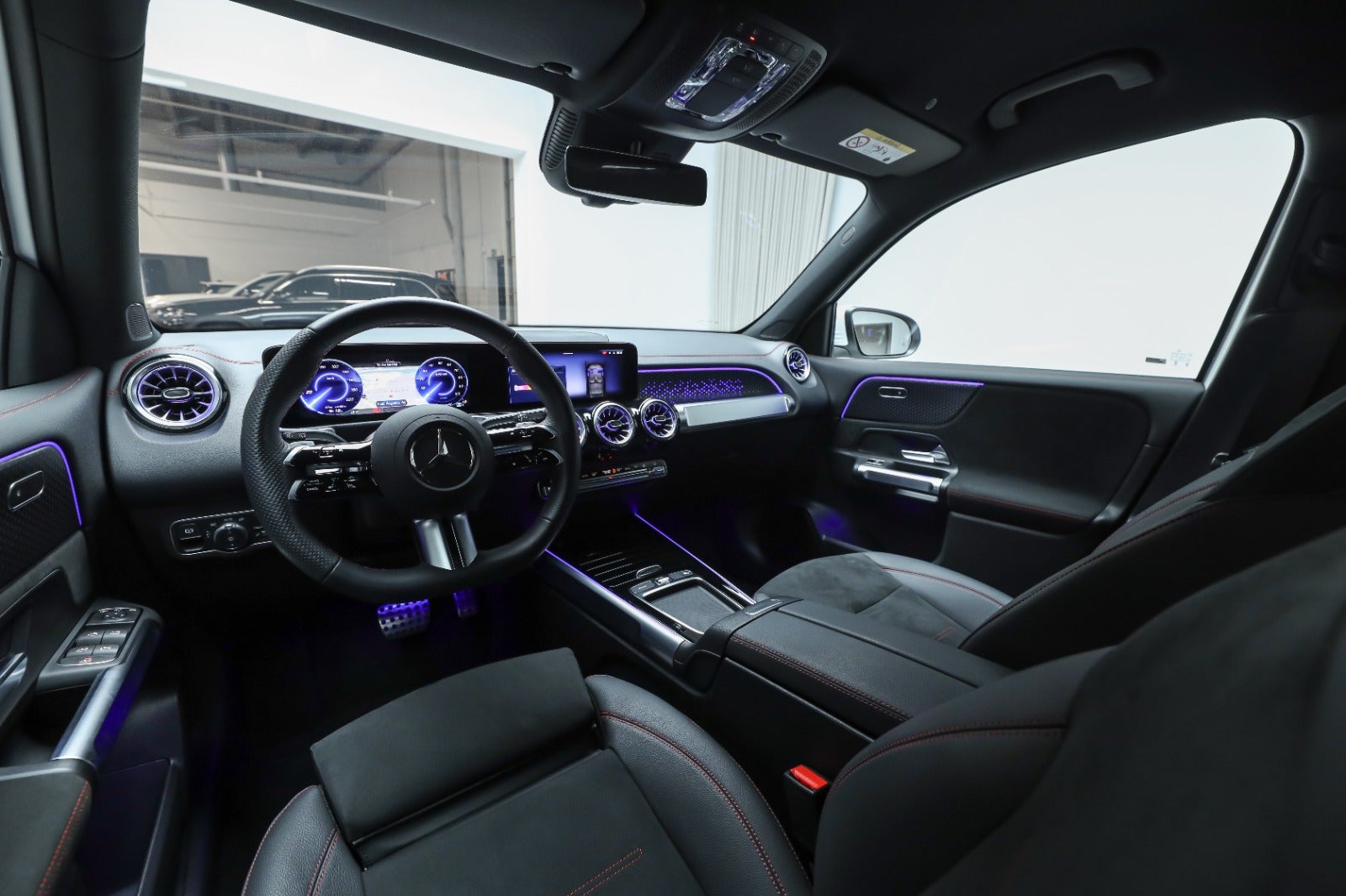 Mercedes-Benz EQB 250+ (4/8)