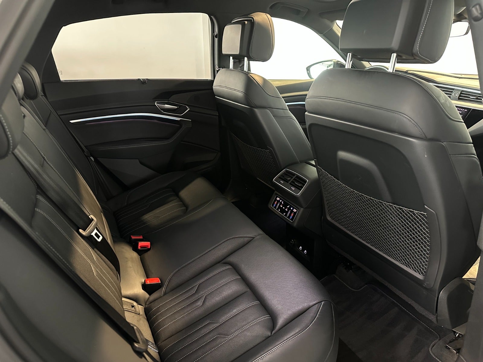 Audi Q8 e-tron 55 Sportback quattro 5d - 8